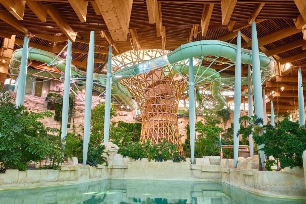 Отель Center Parcs Village Nature Paris 4*