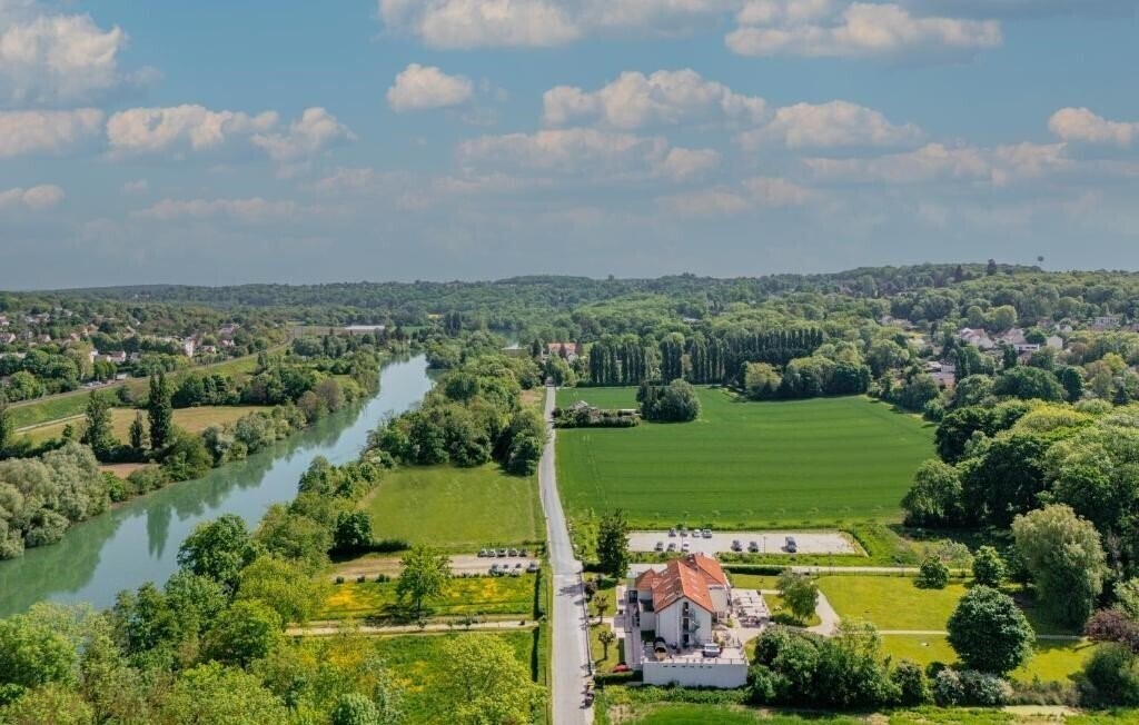 Готель Domaine de la Coudraie 2*