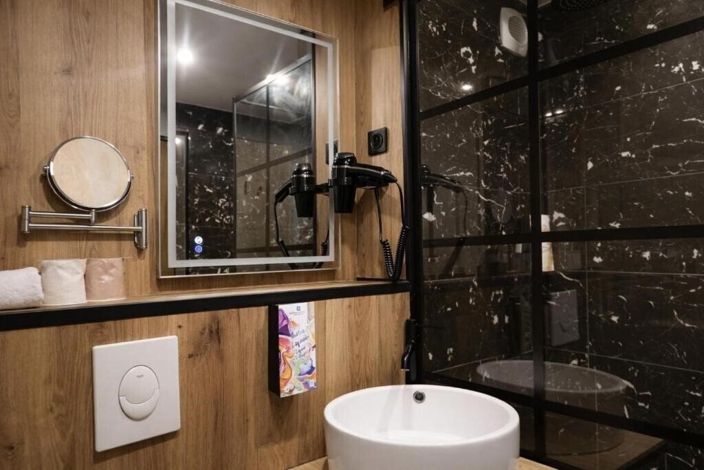 Фотографія The Originals City Hotel Armony Dijon South 3*
