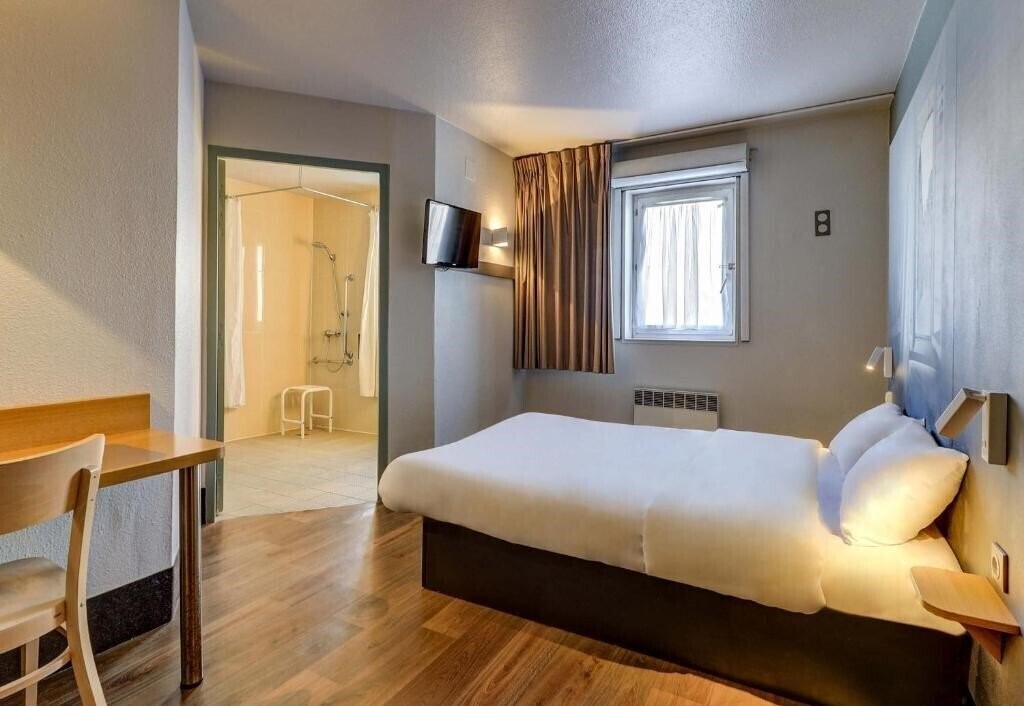 Фото B&B Hotel Dijon Nord Zenith 3*