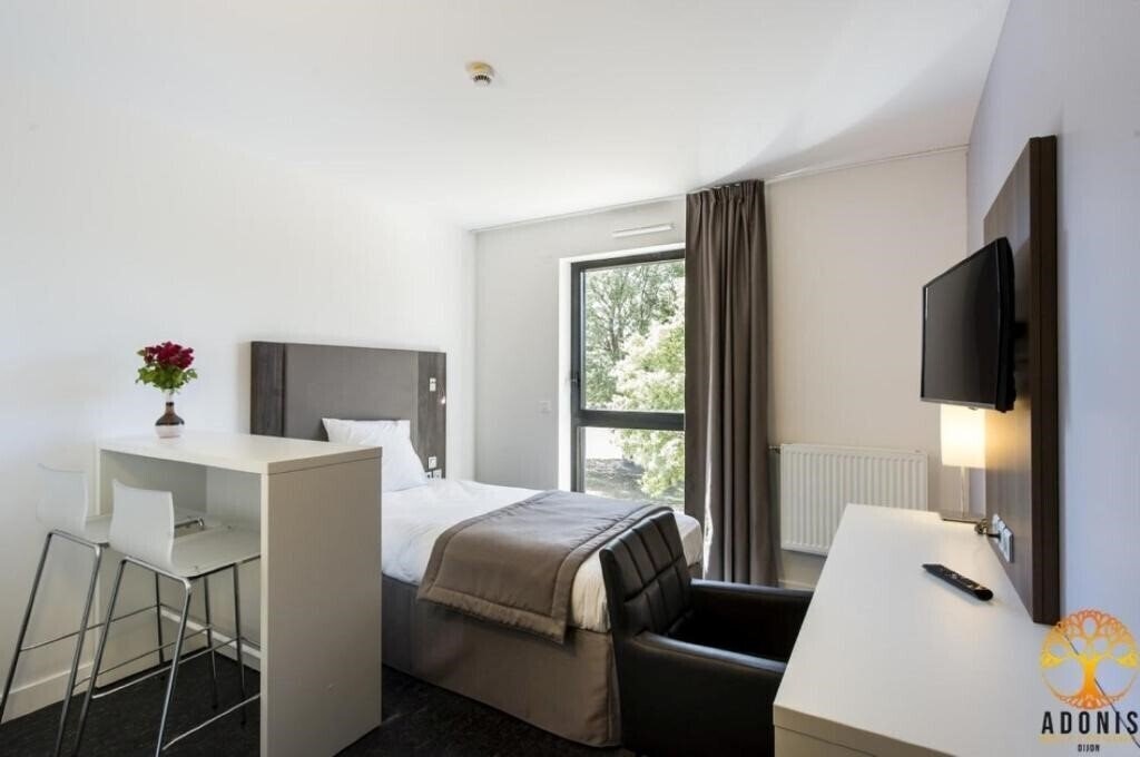 Фото Adonis Dijon Maison Internationale 3*