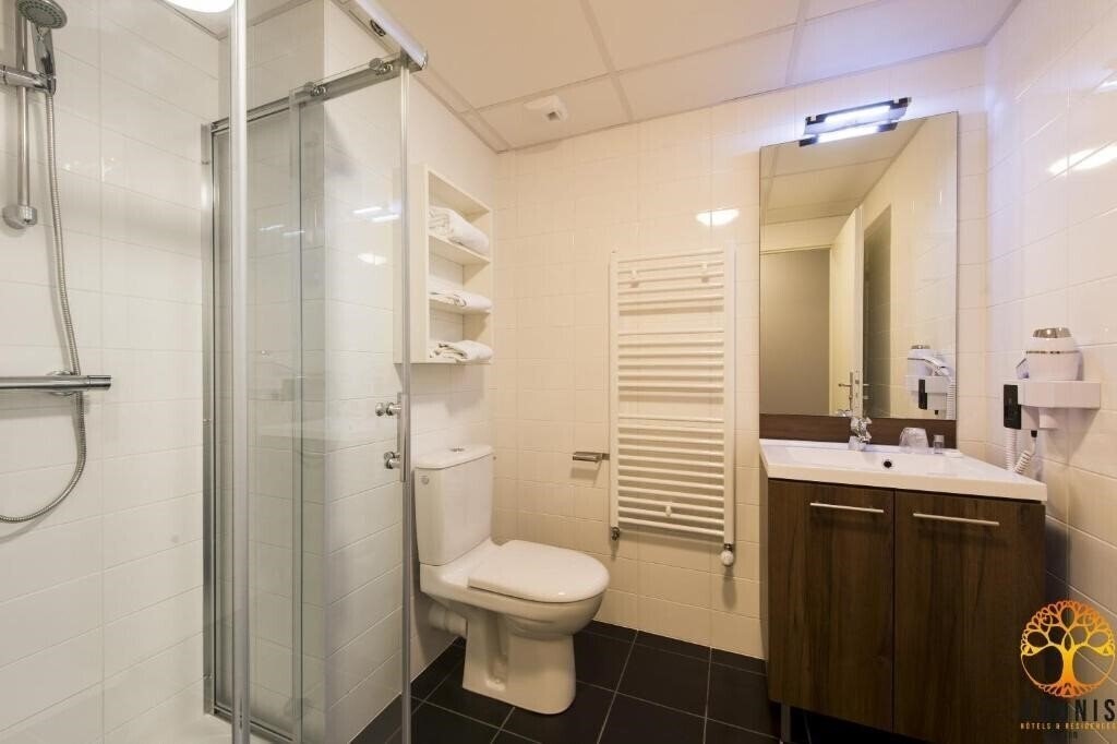Фотография Adonis Dijon Maison Internationale 3*