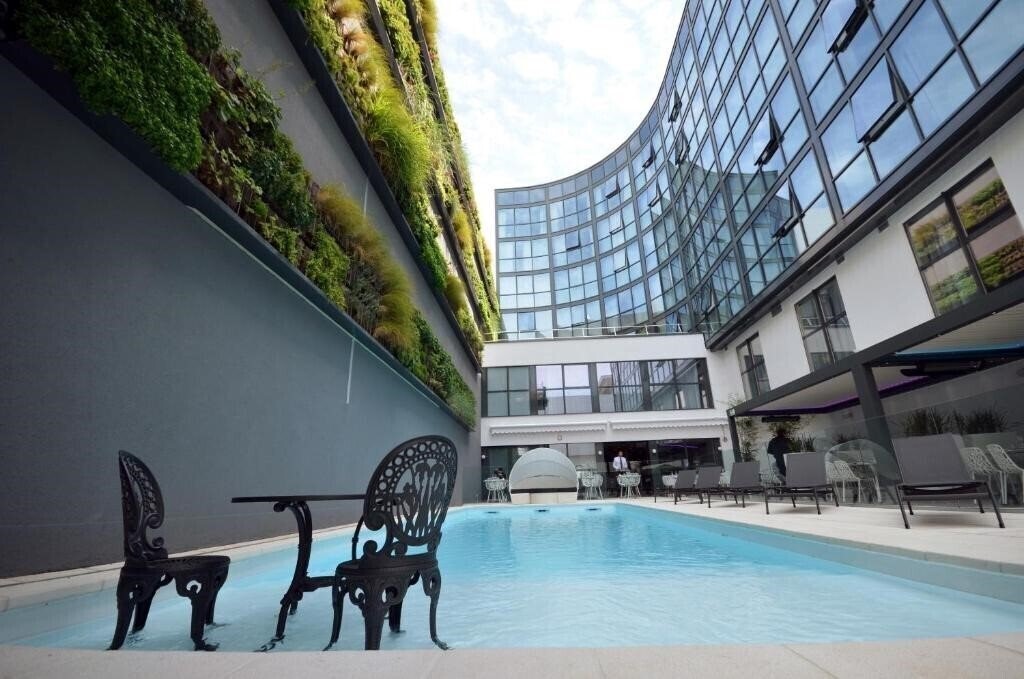 Отель Holiday Inn Dijon by IHG 4*