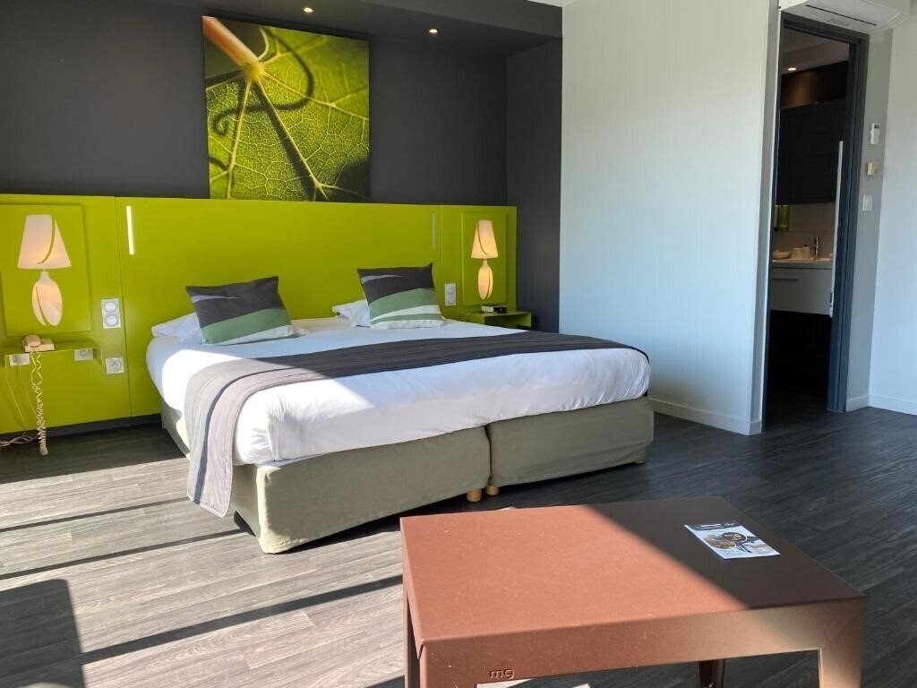 Фото Golf Hotel Colvert Levernois 4*