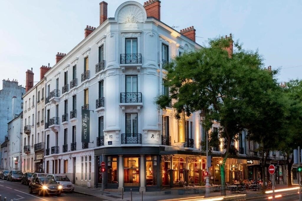 Отель Hotel Saint Regis in Chalon sur Saone 4*
