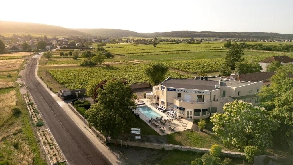 Готель Hotel Authentic Dijon by Balladins Marsannay 3*