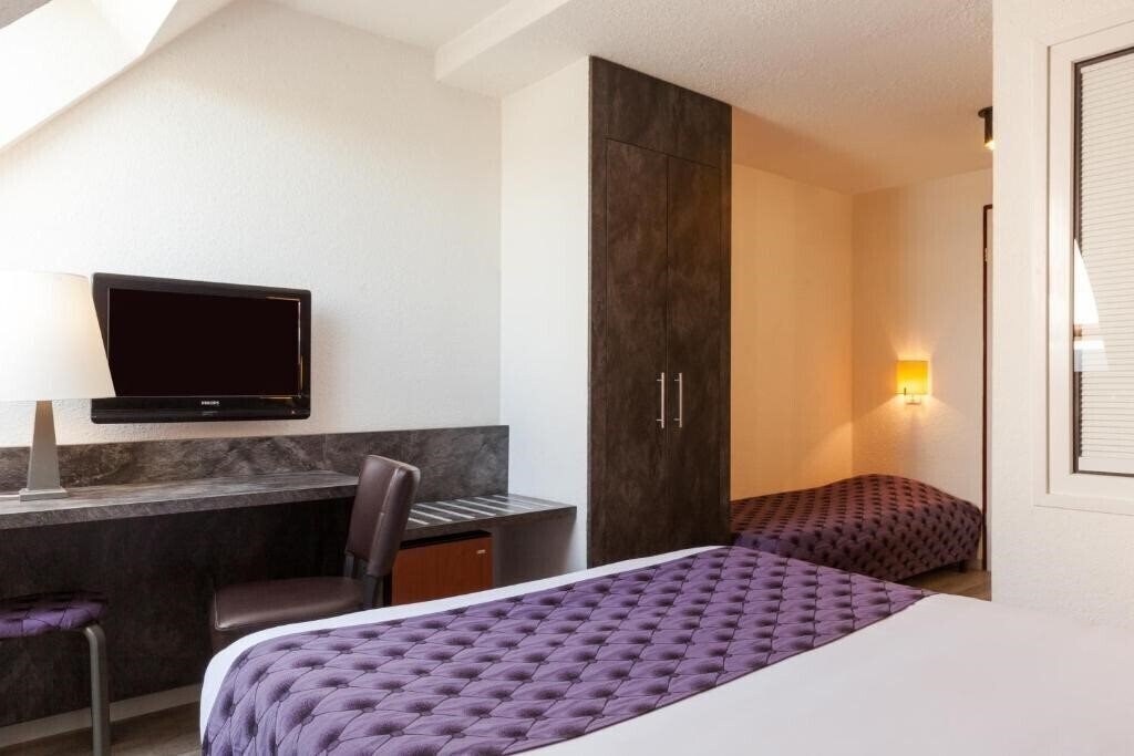 Фото The Originals City, Hotel Castel Burgond, Dijon Ouest 3*