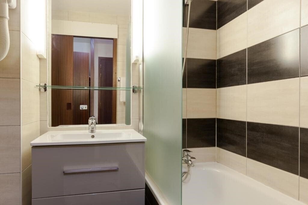 Фотография The Originals City, Hotel Castel Burgond, Dijon Ouest 3*
