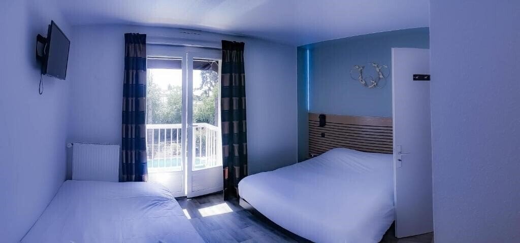 Фото Logis Hotel les Charmilles 3*