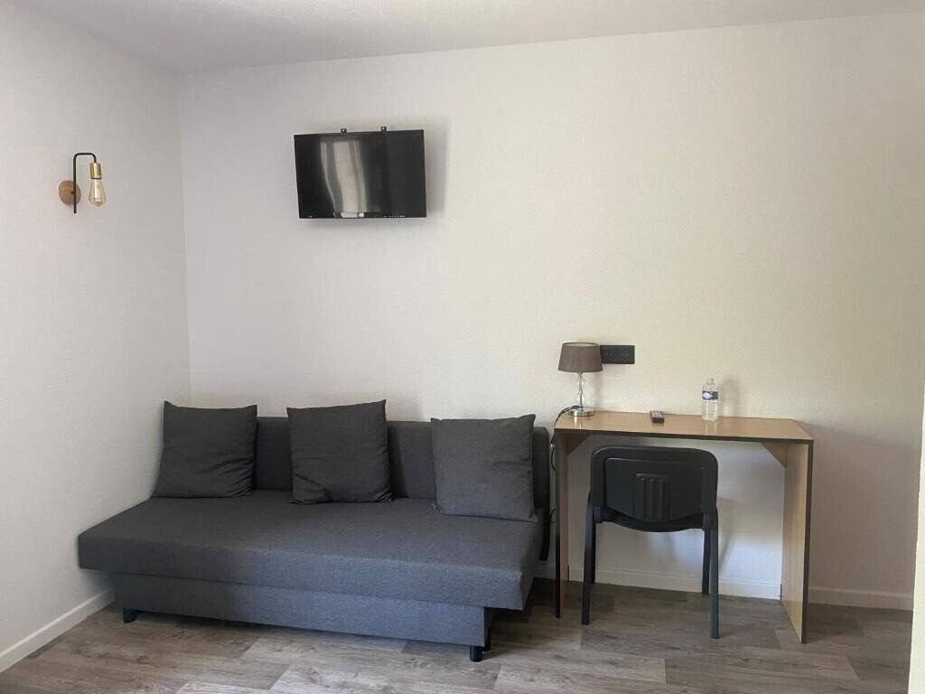 Картинка Logis Hotel les Charmilles 3*
