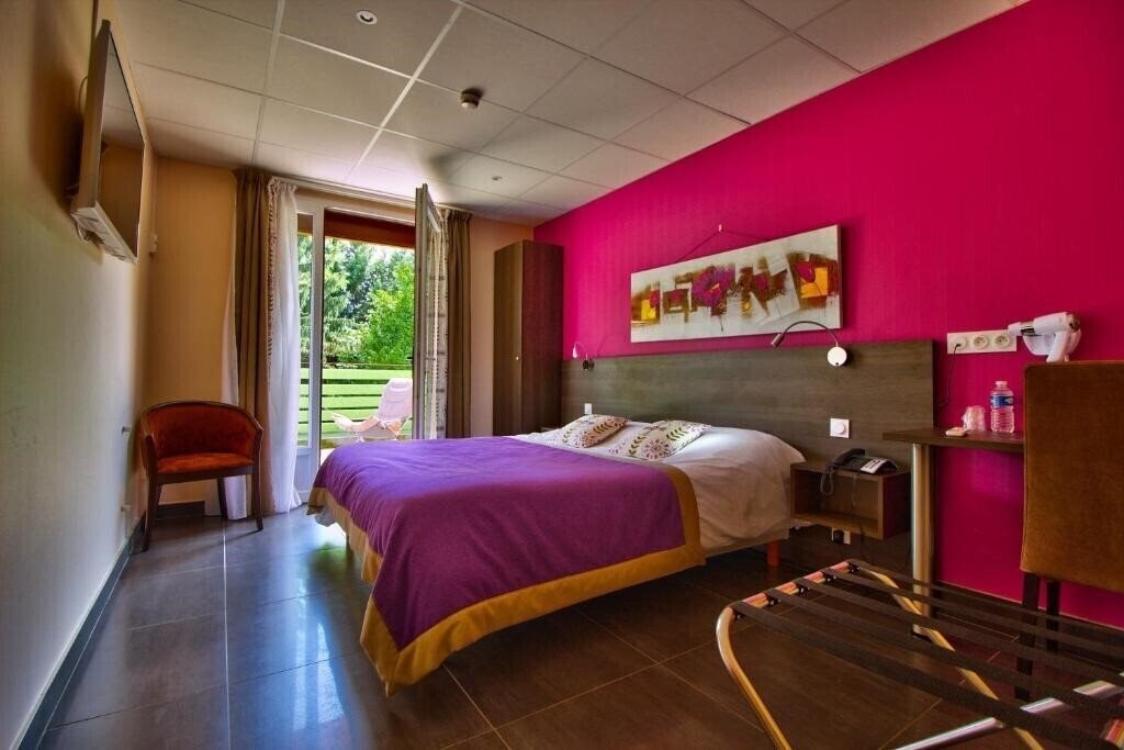 Картинка Logis Hotel Chalet du Mont Roland 3*