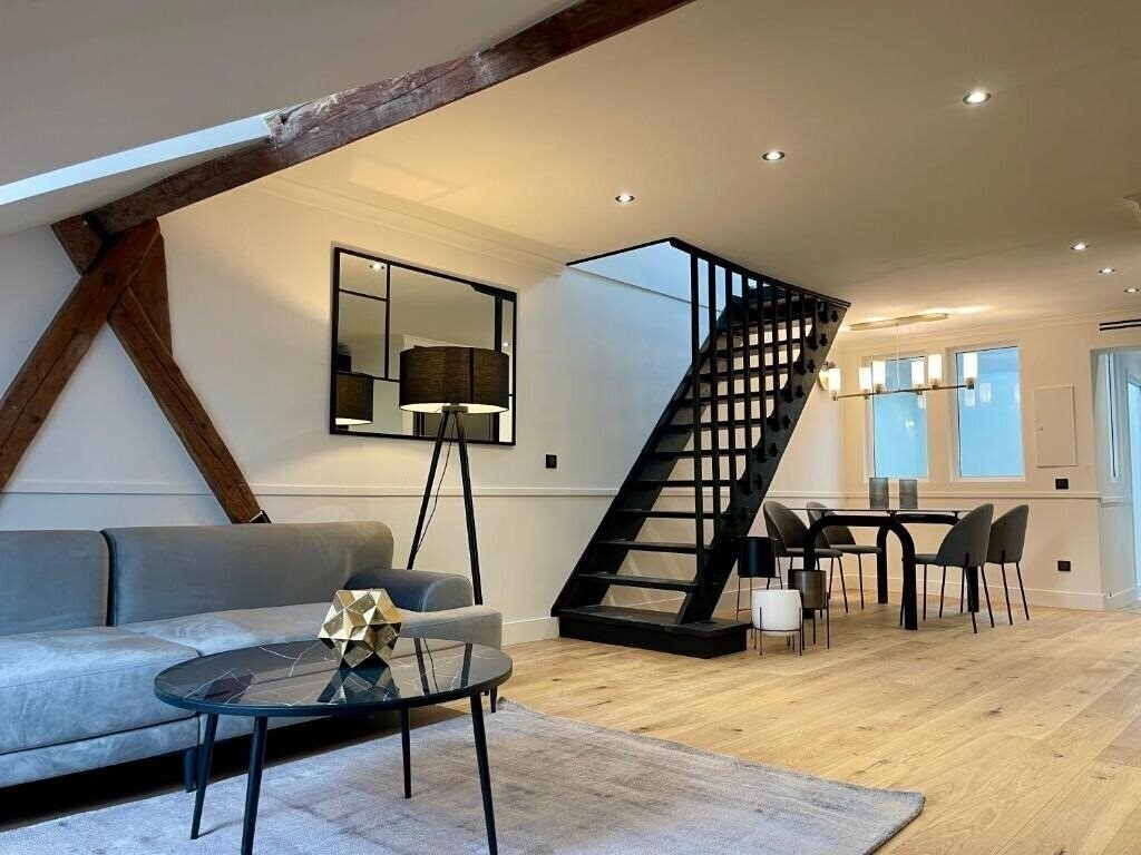 Отель Alfred Suites 4*