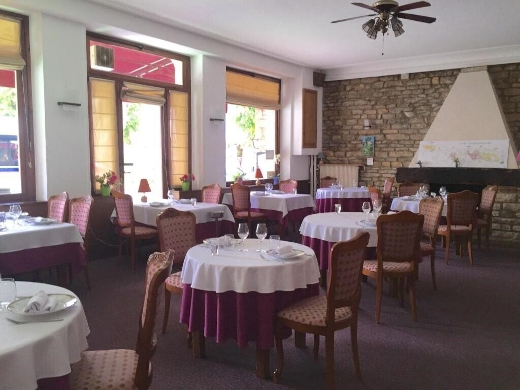 Фотография Logis Hotel le Vendangerot 2*