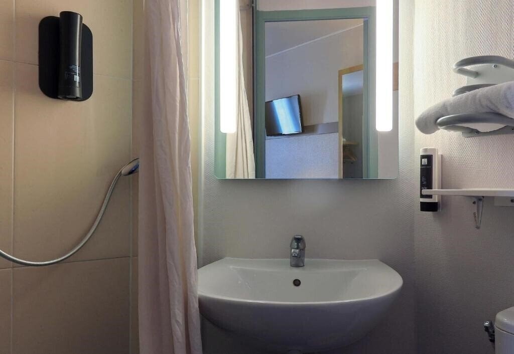 Зображення B&B Hotel Dijon Les Portes du Sud 2*