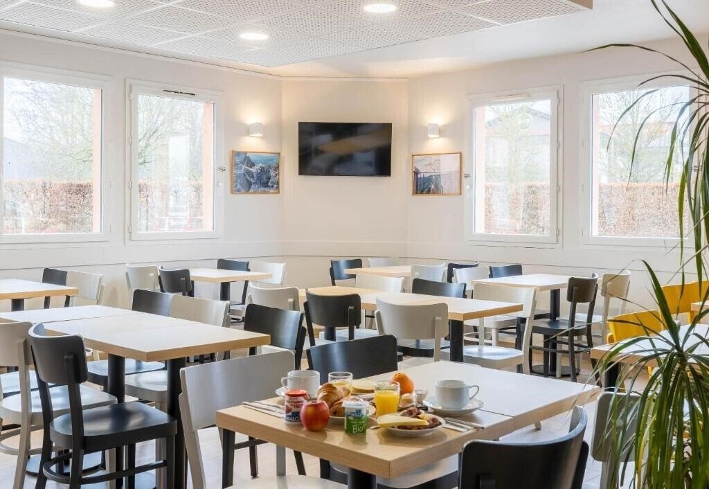 Фотография B&B Hotel Auxerre Moneteau 3*