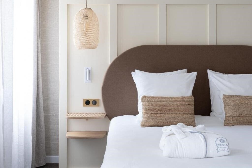 Картинка Hotel Henry II Beaune Centre 4*