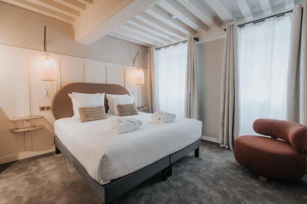 Фото Hotel Henry II Beaune Centre 4*
