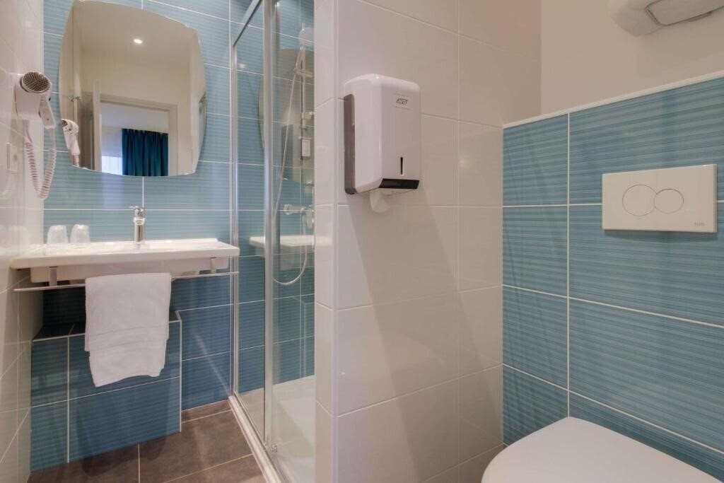Картинка Brit Hotel Dijon Hermes 3*