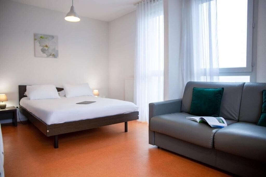 Готель Comfort Aparthotel Besancon Hauts du Chazal 3*
