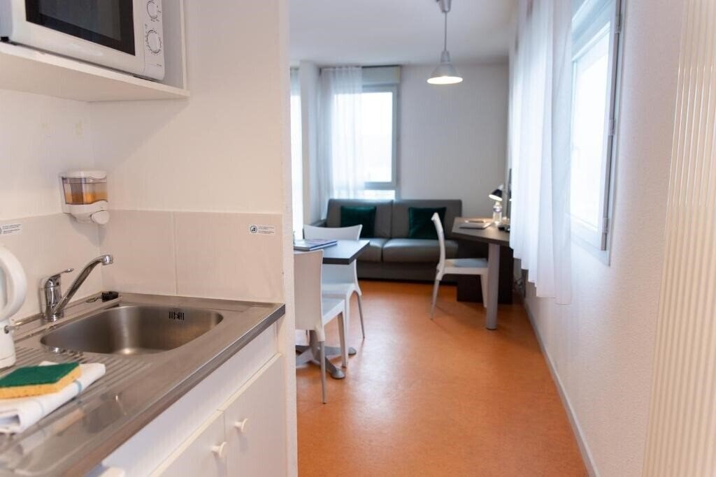 Фотографія Comfort Aparthotel Besancon Hauts du Chazal 3*