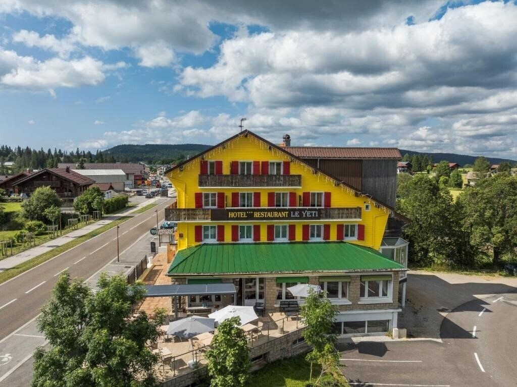 Готель Le Yeti Hotel Restaurant 3*