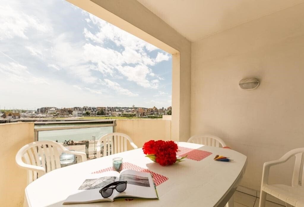 Отель Sowell Residences Le Port 3*