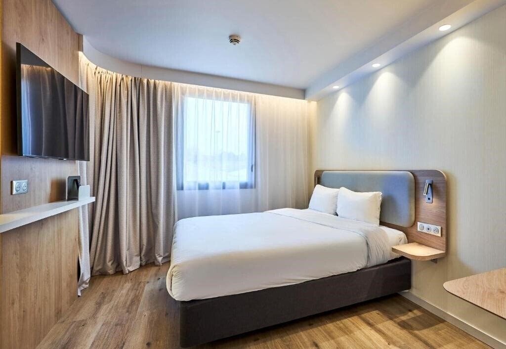 Фото B&B Hotel Deauville Touques 3*