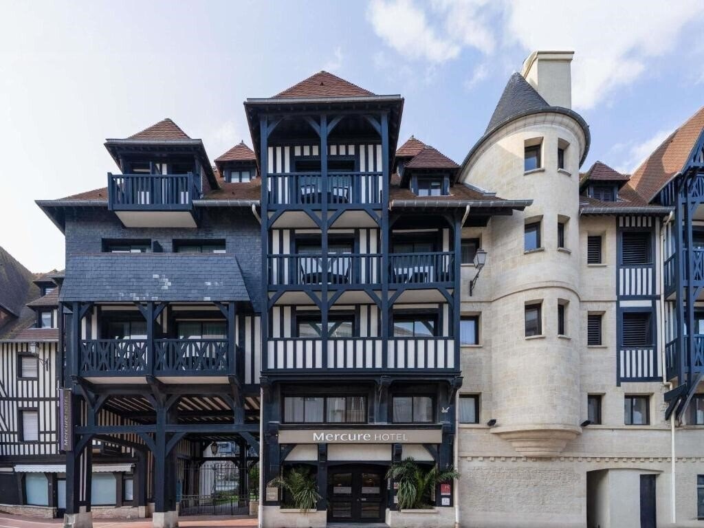 Отель Mercure Deauville Centre 4*