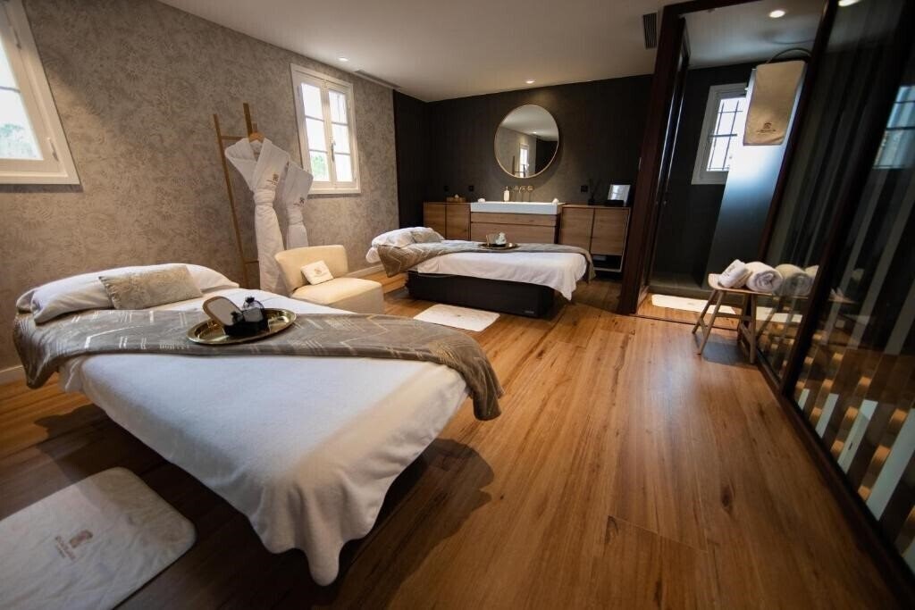 Картинка Chateau De La Gaude 5*