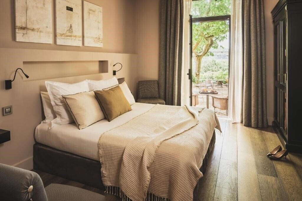 Картинка Les Lodges Sainte-Victoire Hotel & SPA 5*