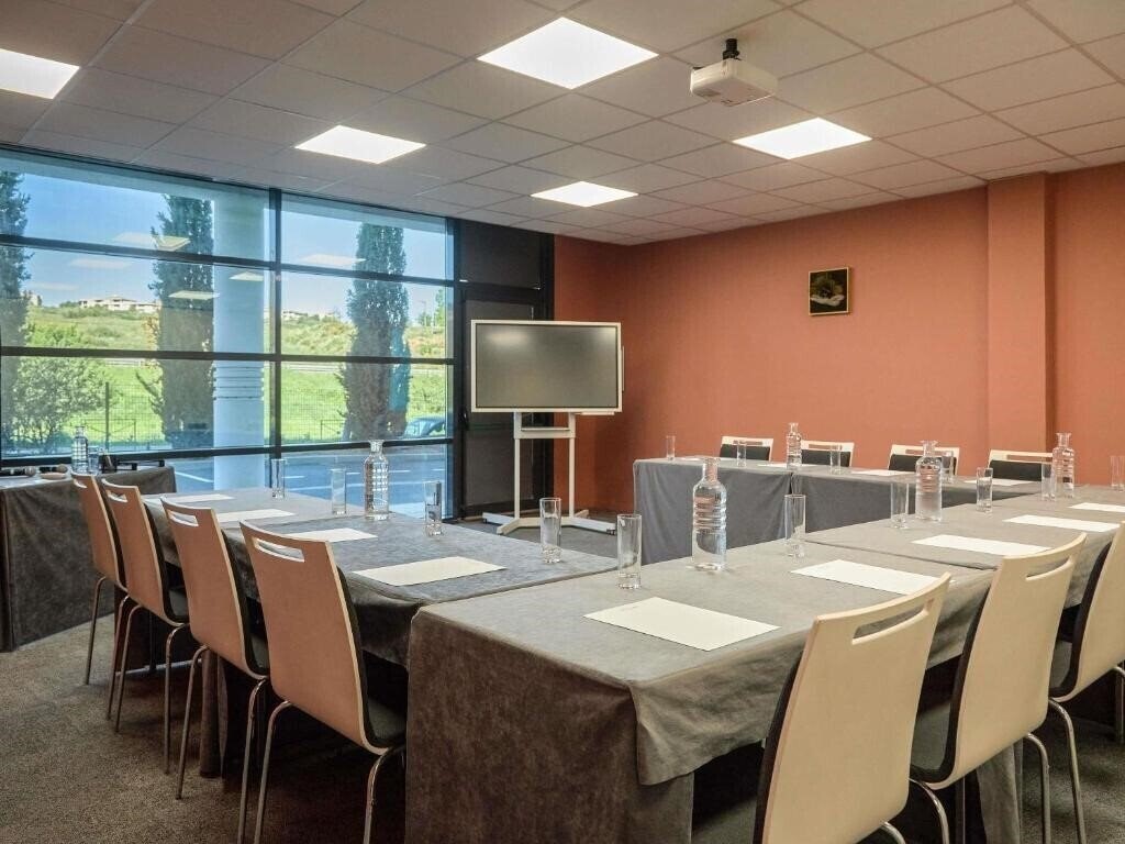 Картинка Mercure Aix-En-Provence La Duranne Gare TGV 4*