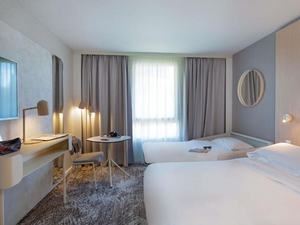 Готель Novotel Aix-En-Provence Pont-De-L'Arc 4*