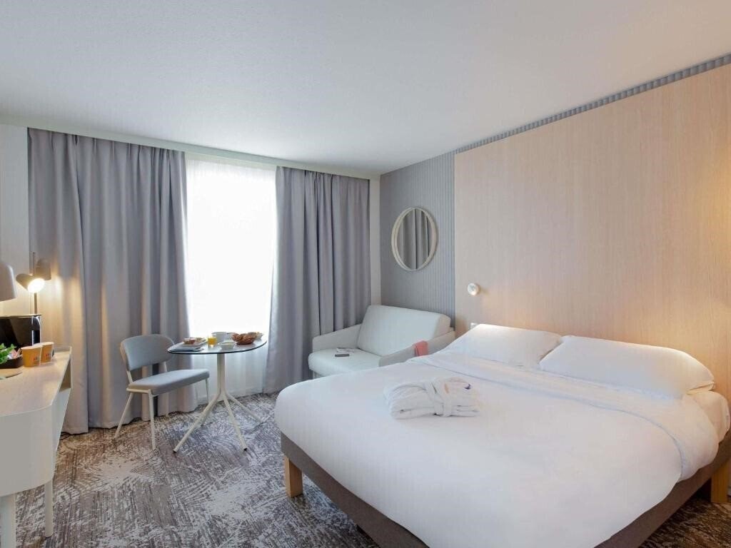 Фотографія Novotel Aix-En-Provence Pont-De-L'Arc 4*