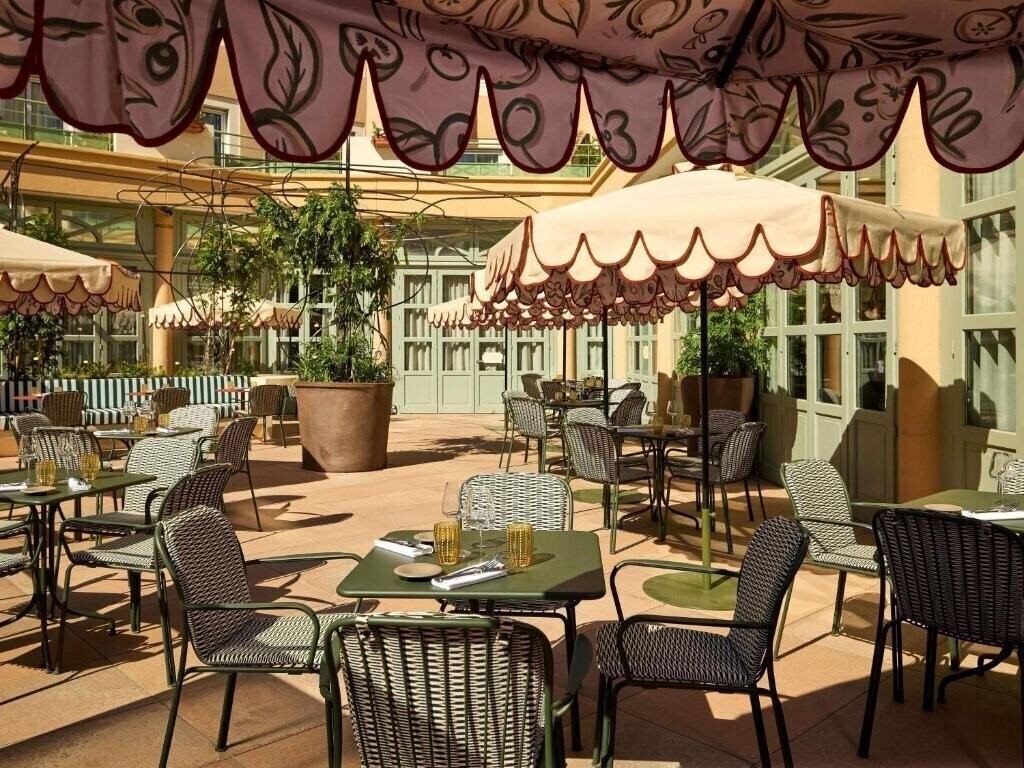 Фото Grand Hotel Roi Rene Aix-En-Provence Centre 4*