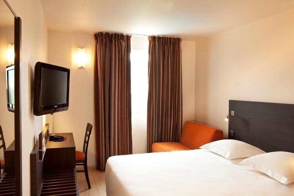 Фото Escale Oceania Aix-En-Provence 3*