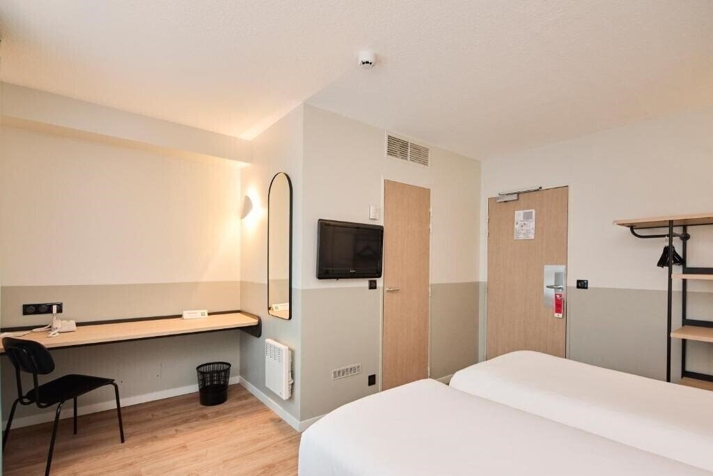 Изображение Ibis Styles Poissy Paris 3*