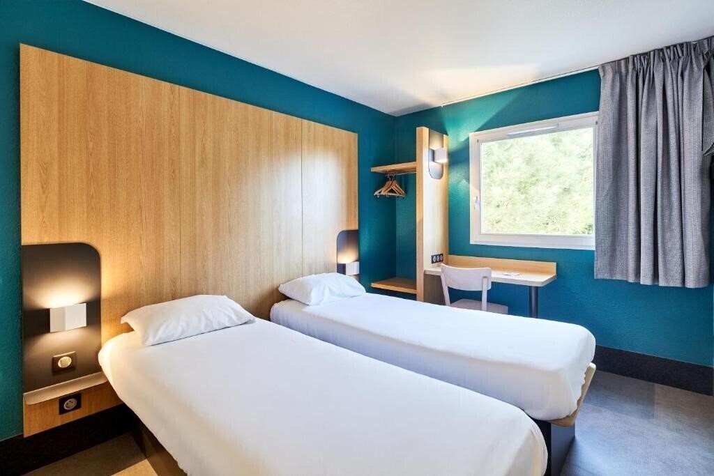 Фото B&B Hotel Evry Lisses 2 2*