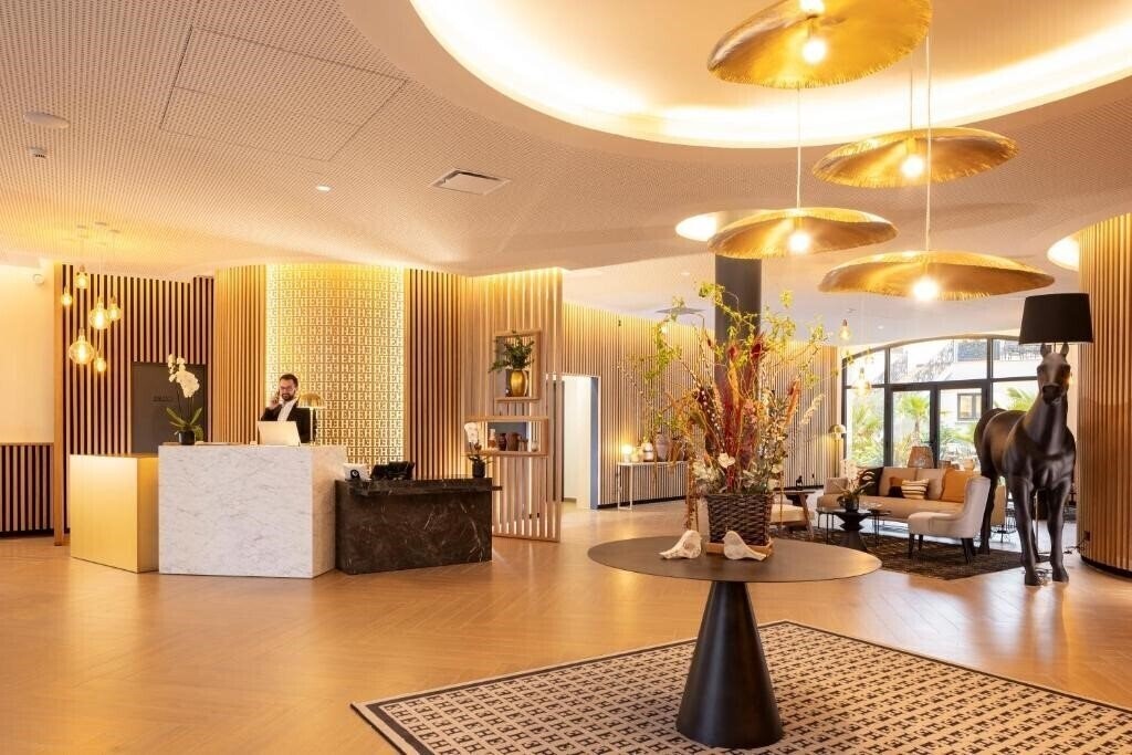 Фотографія Epona Hotel Sens 4*