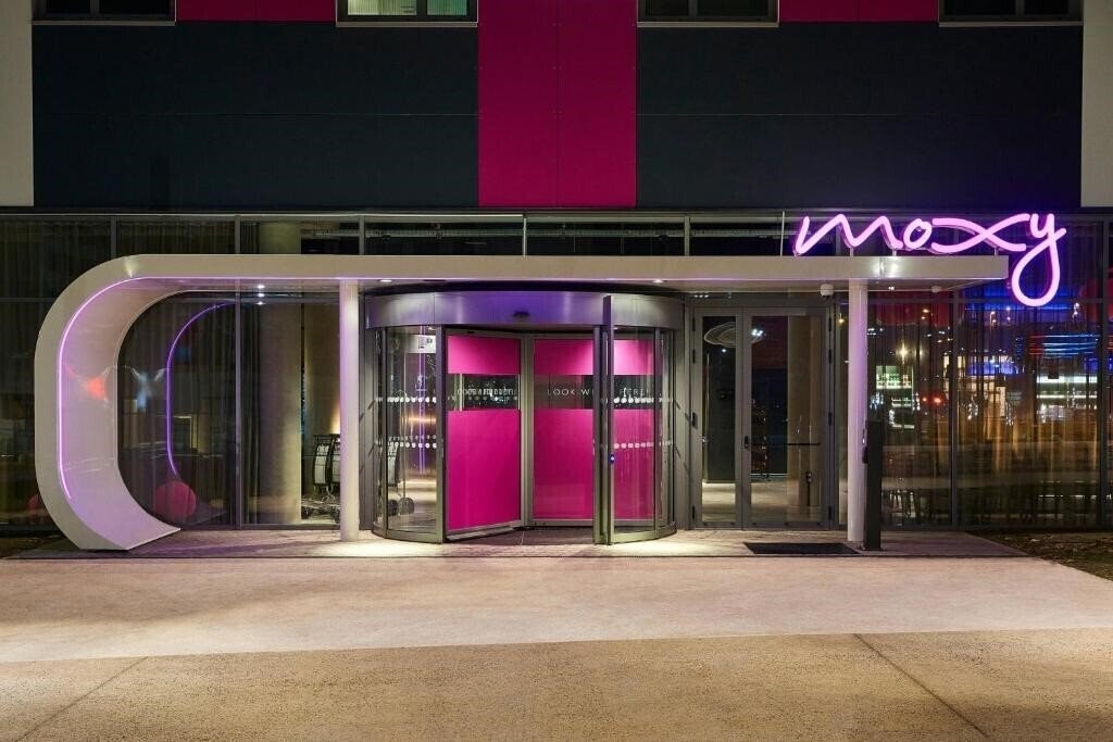 Фото Moxy Paris Charles de Gaulle Airport 3*