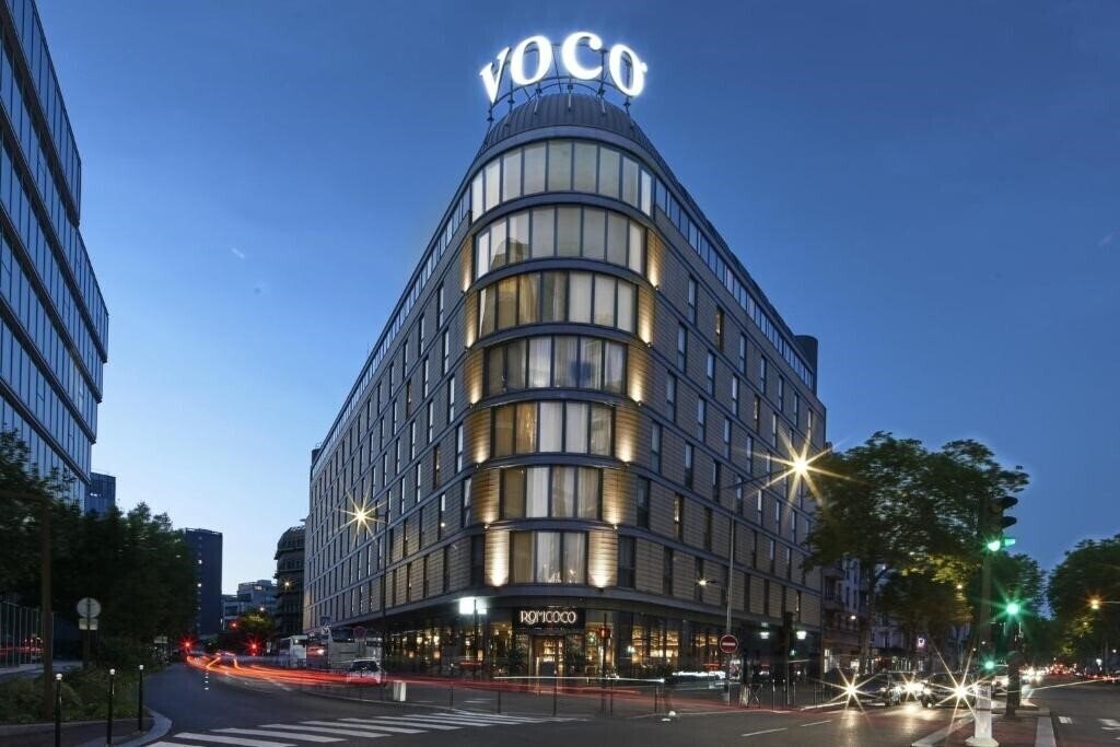Отель Voco Paris Porte de Clichy by IHG 4*