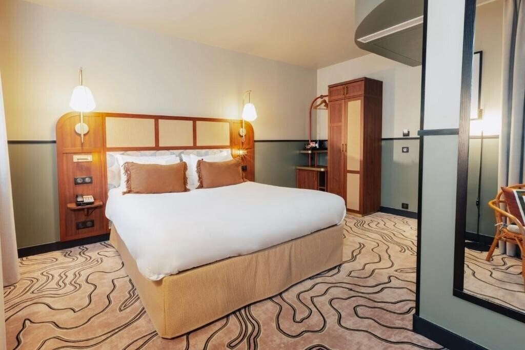 Фото Voco Paris Porte de Clichy by IHG 4*