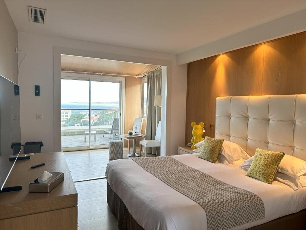 Изображение Hotel Revellata & SPA 3*