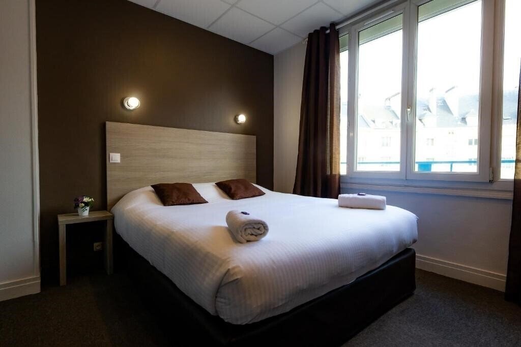 Отель Logis Hotel Du Chateau 3*