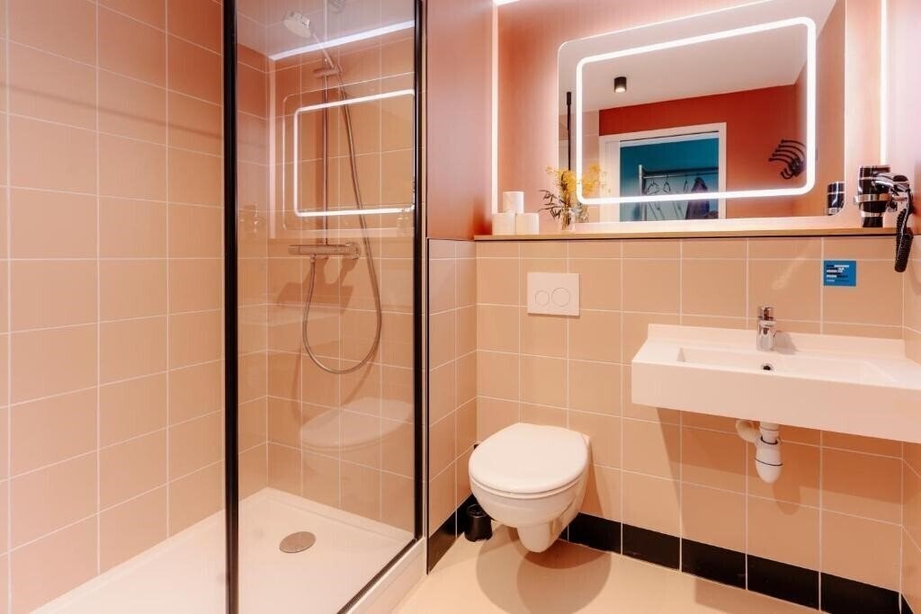 Картинка The People Caen 3*