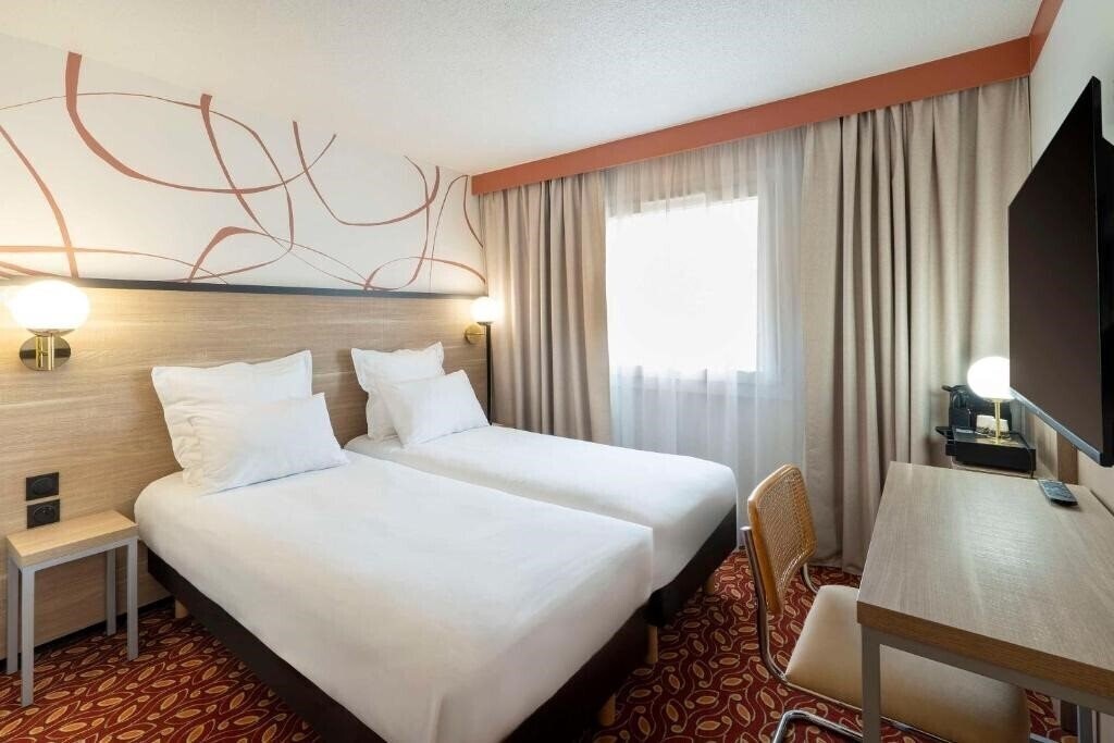 Фото Sure Hotel by Best Western Caen Memorial 3*