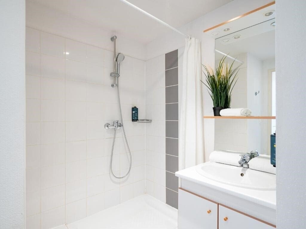 Фотография Sejours & Affaires Caen Le Clos Beaumois 2*