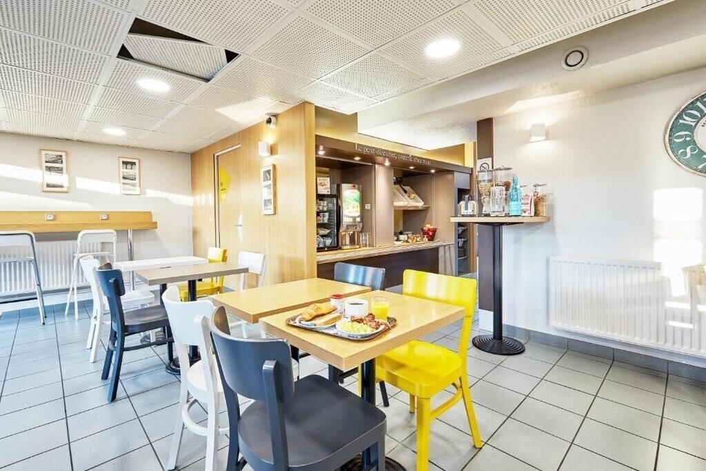 Фото B&B Hotel Caen Sud 2*