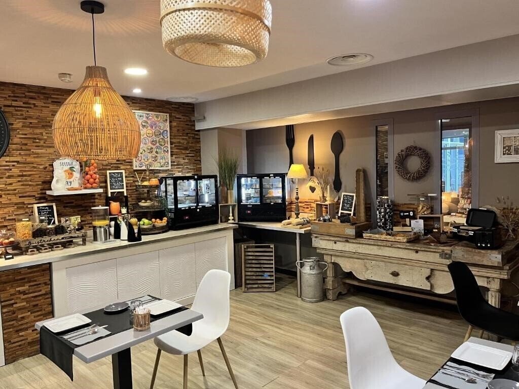 Отель Best Western Hotel La Mare O Poissons 3*