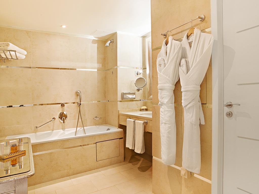 Фотография Renoir Boutique Hotel 4*