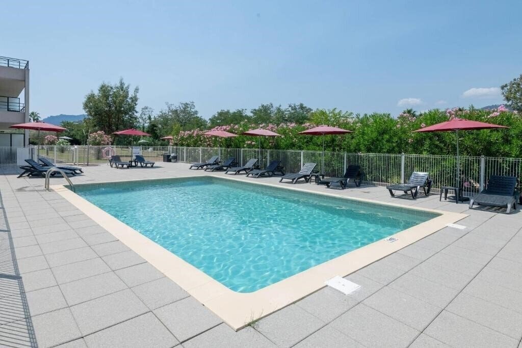 Готель Appart City Cannes Mandelieu 3*